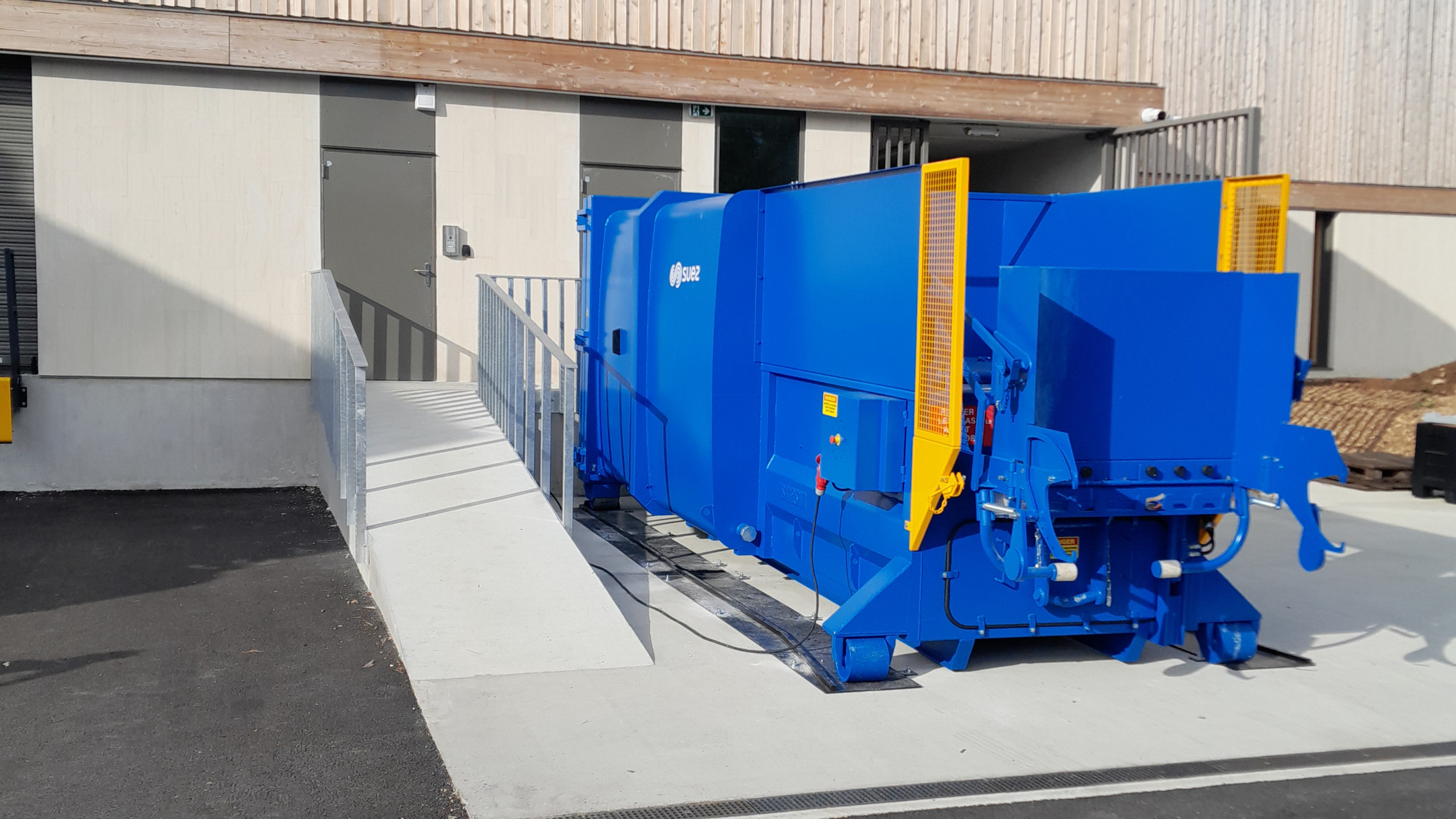 compacteur poste fixe industrie automobile